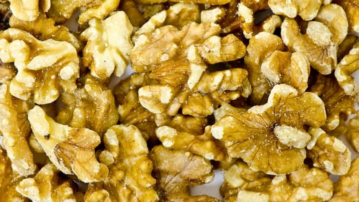 Walnuts and Popcorn: Priorities During This Christmas Season